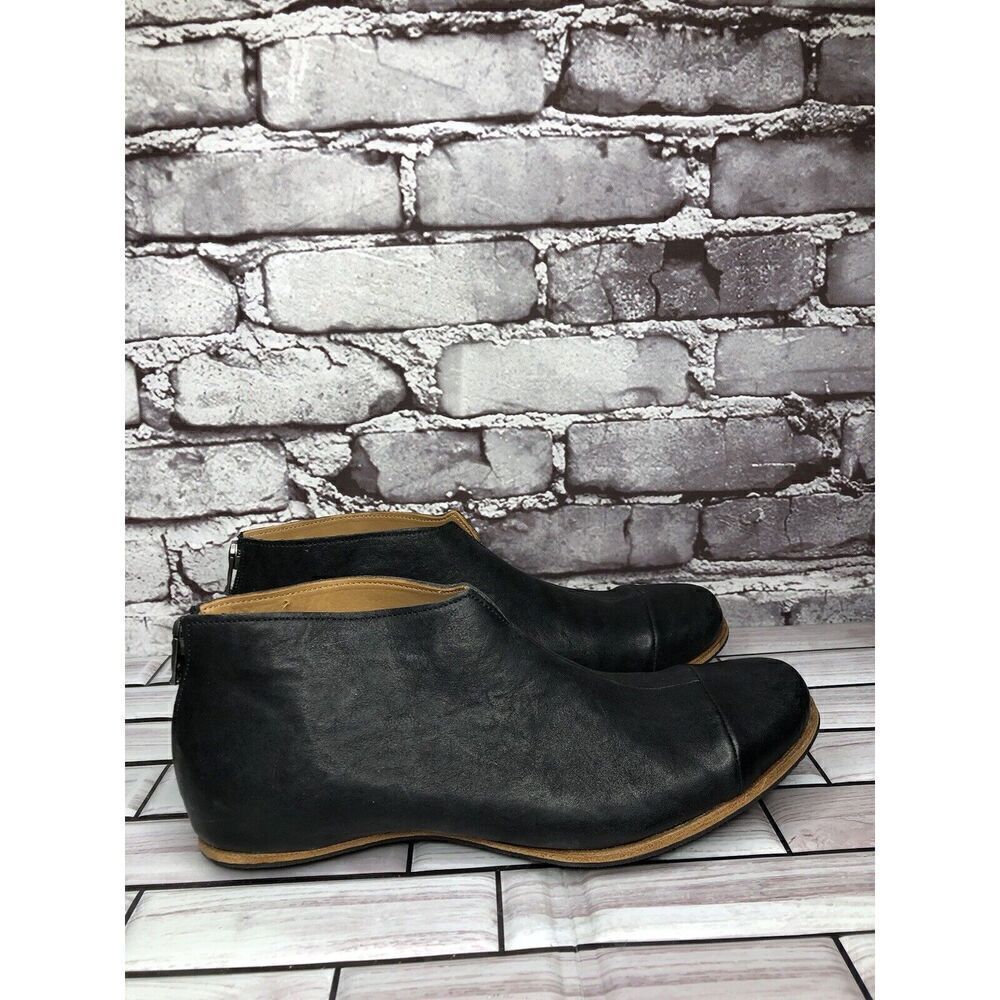 Cliff Dweller Vibram Black Leather Slip On Cap Toe Flats Women’s Sz 38.5EU/8M US - Picture 3 of 16